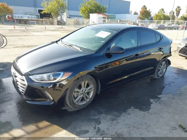 5NPD84LF5HH182830 2017 HYUNDAI ELANTRA - Image 2