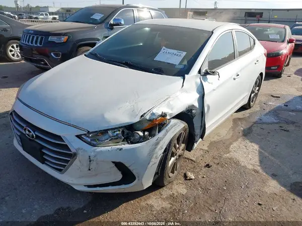 5NPD84LF5HH185307 2017 HYUNDAI ELANTRA - Image 2