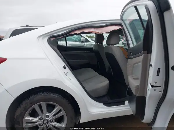 5NPD84LF5HH186389 2017 HYUNDAI ELANTRA - Image 8
