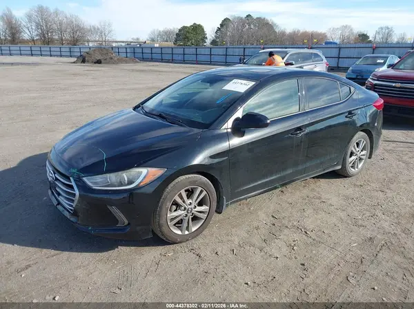 5NPD84LF5HH188319 2017 HYUNDAI ELANTRA - Image 2