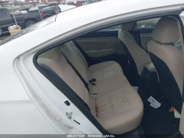 5NPD84LF5HH189776 2017 HYUNDAI ELANTRA - Image 8