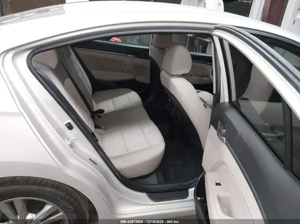 5NPD84LF5HH192323 2017 HYUNDAI ELANTRA - Image 8
