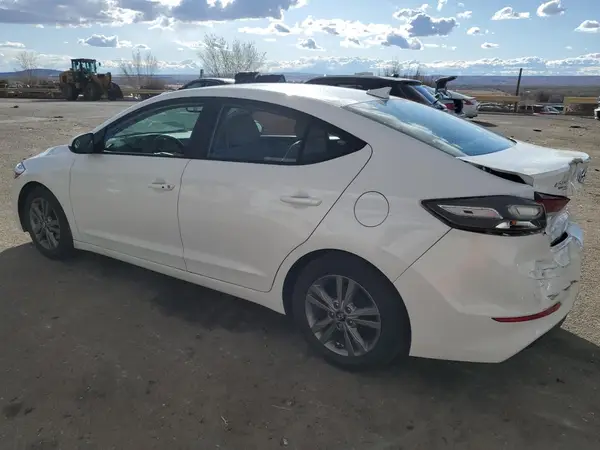 5NPD84LF5HH194735 2017 HYUNDAI ELANTRA - Image 2