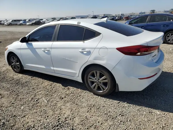 5NPD84LF5HH199353 2017 HYUNDAI ELANTRA - Image 2