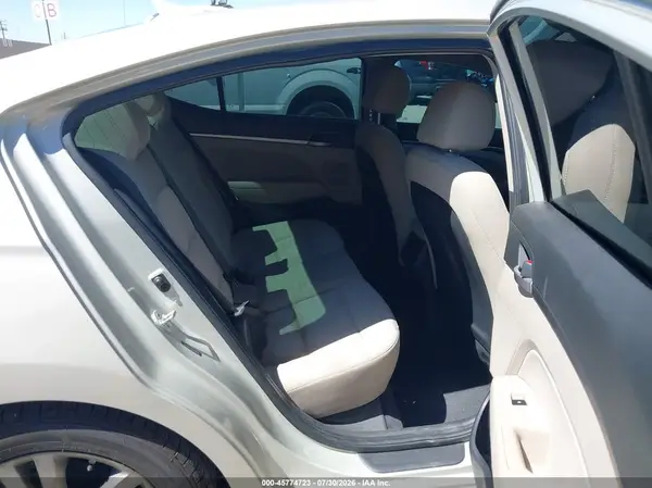 5NPD84LF5HH208455 2017 HYUNDAI ELANTRA - Image 8
