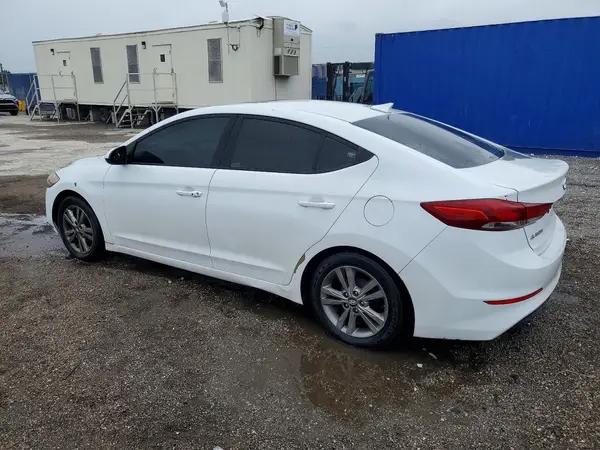 5NPD84LF5HH211498 2017 HYUNDAI ELANTRA - Image 2