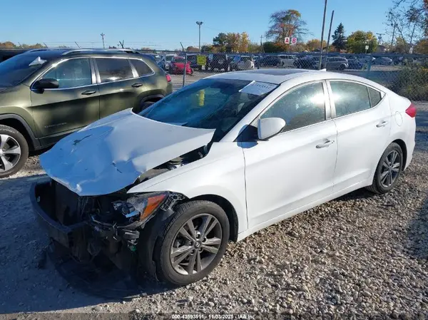 5NPD84LF5JH213063 2018 HYUNDAI ELANTRA - Image 2