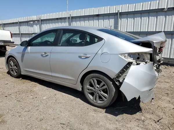 5NPD84LF5JH215573 2018 HYUNDAI ELANTRA - Image 2
