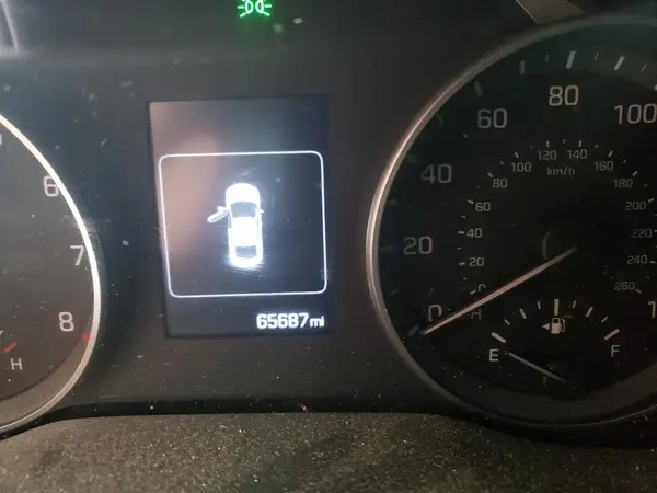 5NPD84LF5JH215749 2018 HYUNDAI ELANTRA - Image 8