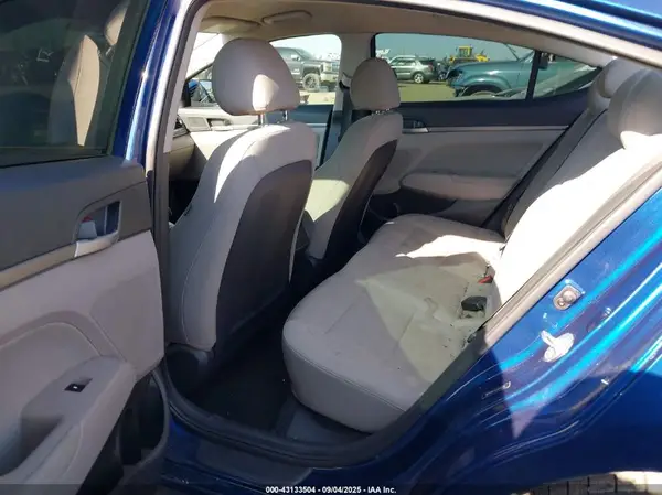 5NPD84LF5JH216335 2018 HYUNDAI ELANTRA - Image 8