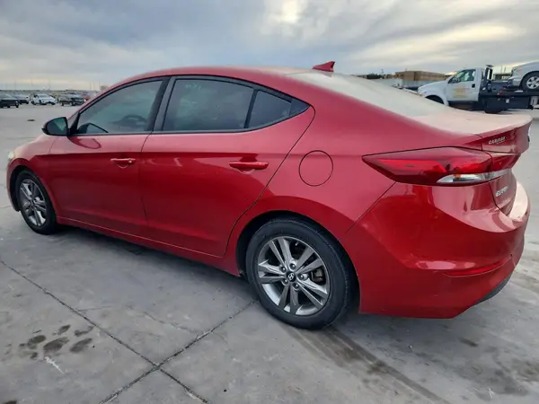 5NPD84LF5JH218098 2018 HYUNDAI ELANTRA - Image 2