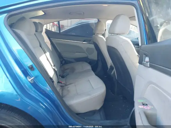 5NPD84LF5JH218621 2018 HYUNDAI ELANTRA - Image 8