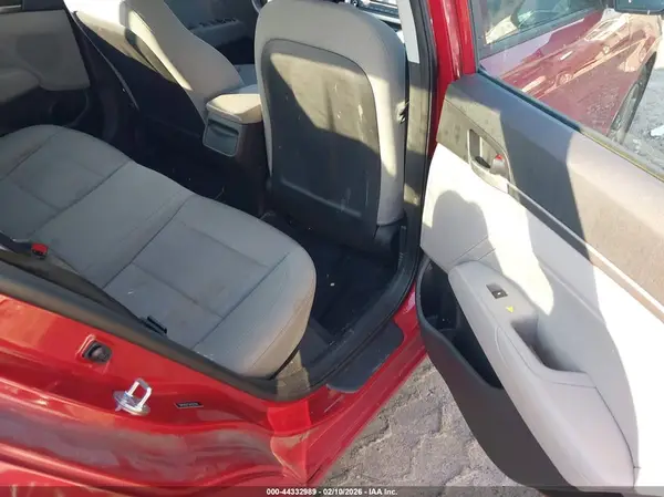 5NPD84LF5JH227030 2018 HYUNDAI ELANTRA - Image 8