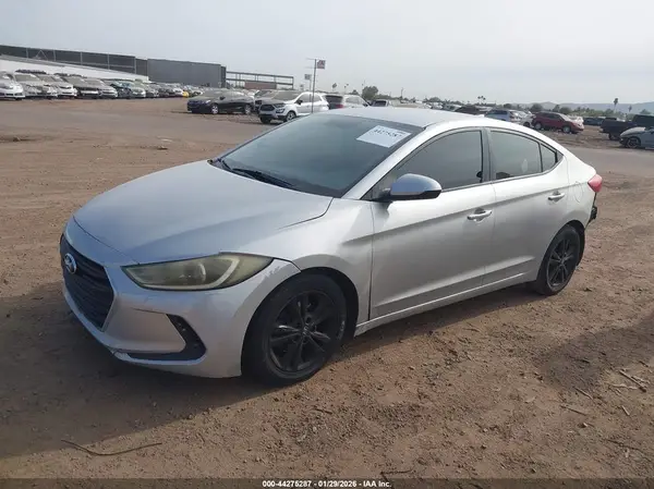 5NPD84LF5JH227125 2018 HYUNDAI ELANTRA - Image 2
