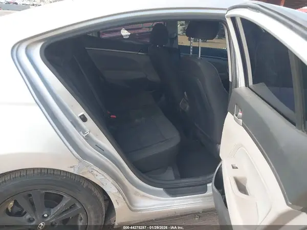 5NPD84LF5JH227125 2018 HYUNDAI ELANTRA - Image 8
