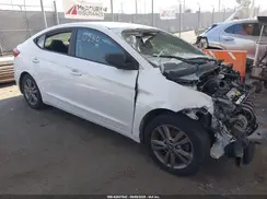 5NPD84LF5JH230915 2018 HYUNDAI ELANTRA