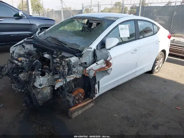 5NPD84LF5JH230915 2018 HYUNDAI ELANTRA - Image 2