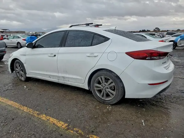 5NPD84LF5JH237296 2018 HYUNDAI ELANTRA - Image 2