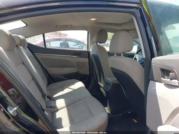 5NPD84LF5JH239209 2018 HYUNDAI ELANTRA - Image 8