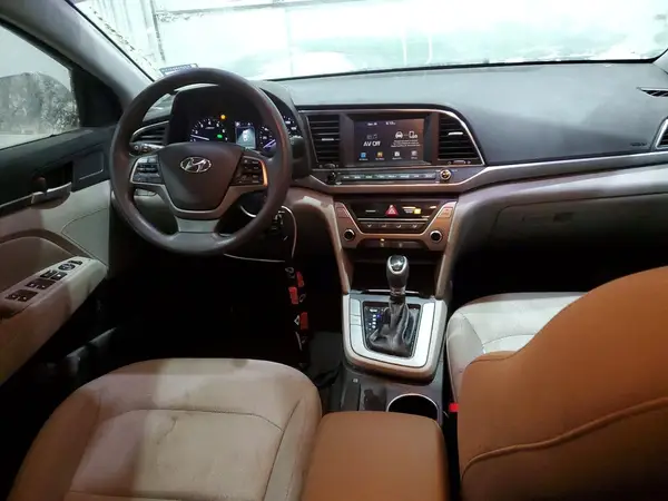 5NPD84LF5JH240070 2018 HYUNDAI ELANTRA - Image 8