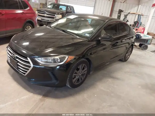 5NPD84LF5JH240683 2018 HYUNDAI ELANTRA - Image 2