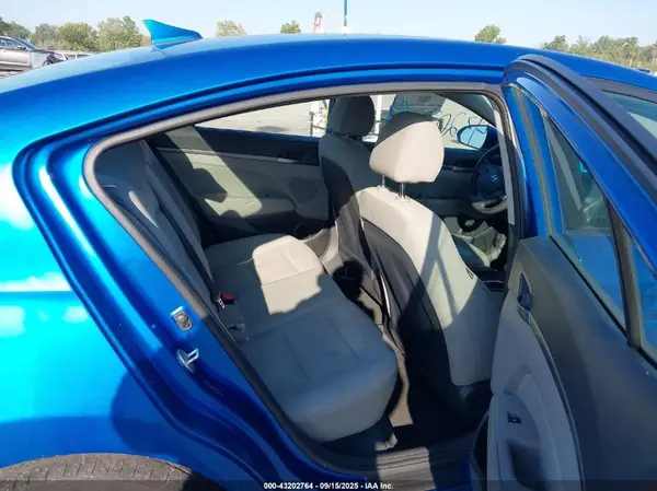 5NPD84LF5JH241607 2018 HYUNDAI ELANTRA - Image 8