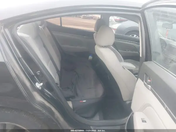 5NPD84LF5JH242613 2018 HYUNDAI ELANTRA - Image 8