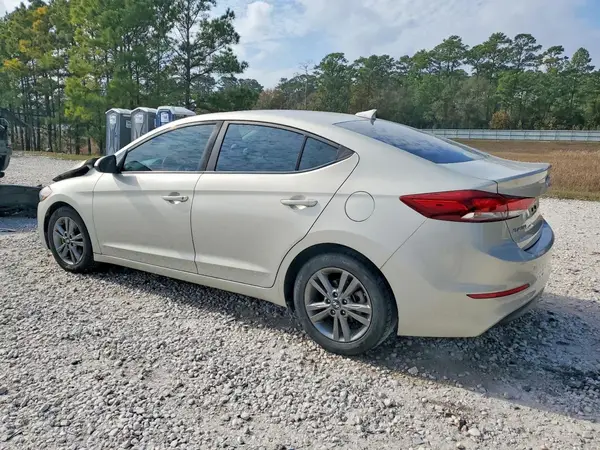 5NPD84LF5JH243423 2018 HYUNDAI ELANTRA - Image 2