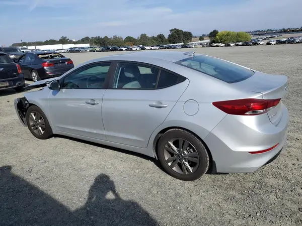 5NPD84LF5JH245477 2018 HYUNDAI ELANTRA - Image 2