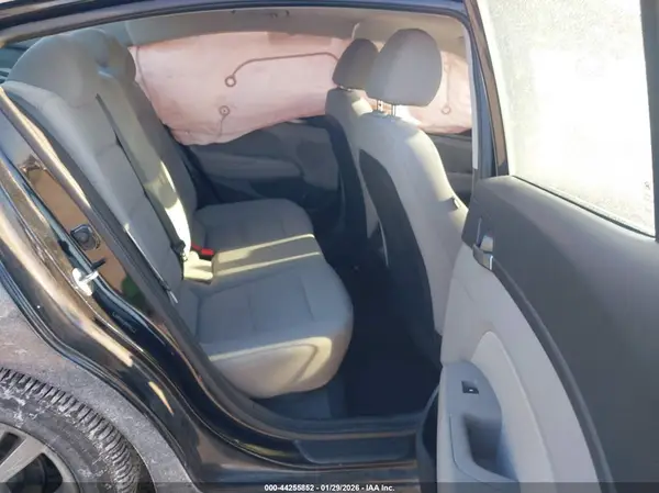 5NPD84LF5JH245527 2018 HYUNDAI ELANTRA - Image 8