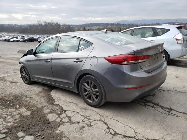 5NPD84LF5JH252414 2018 HYUNDAI ELANTRA - Image 2