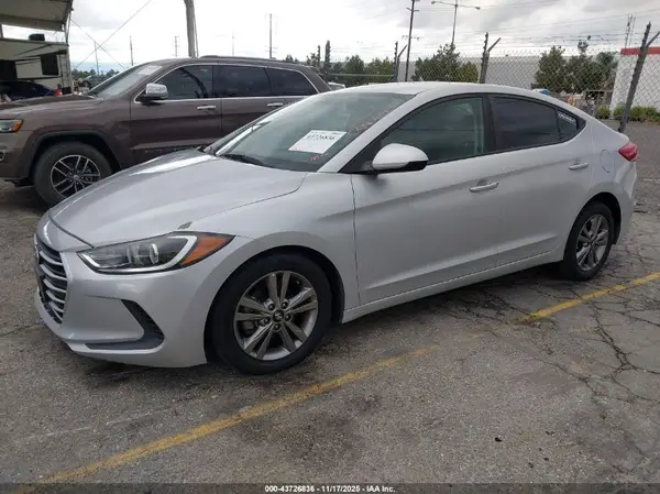5NPD84LF5JH256950 2018 HYUNDAI ELANTRA - Image 2