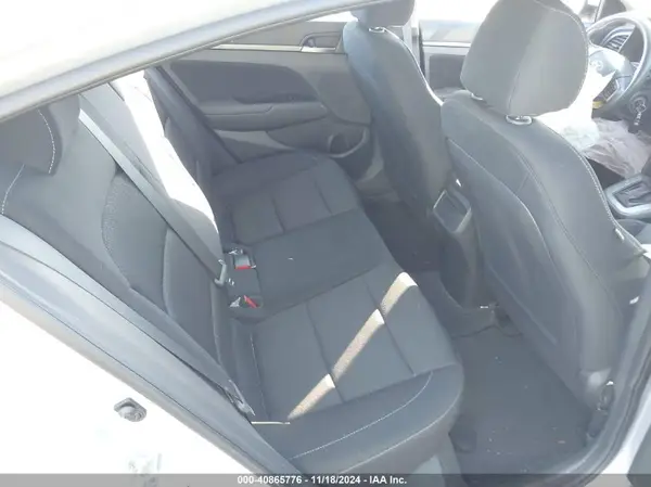 5NPD84LF5JH260299 2018 HYUNDAI ELANTRA - Image 8