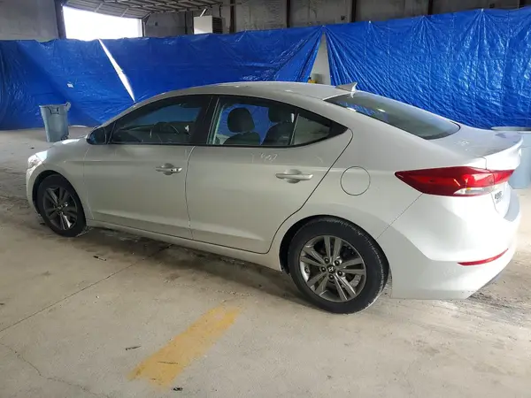 5NPD84LF5JH261307 2018 HYUNDAI ELANTRA - Image 2