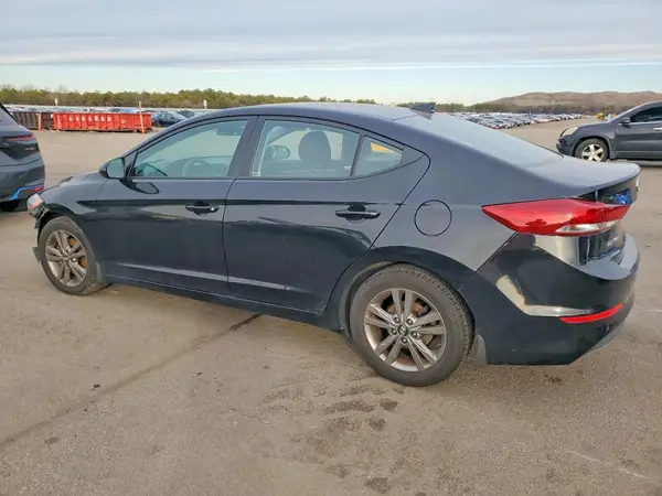 5NPD84LF5JH261372 2018 HYUNDAI ELANTRA - Image 2