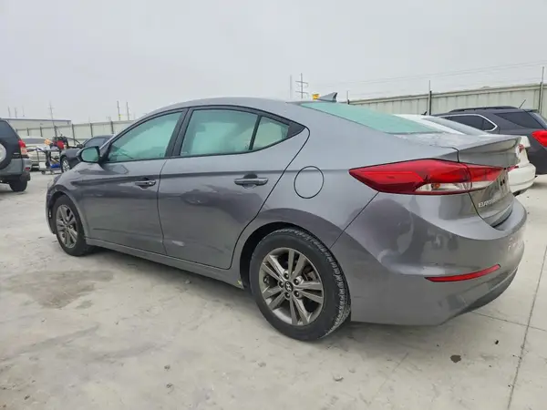 5NPD84LF5JH261436 2018 HYUNDAI ELANTRA - Image 2