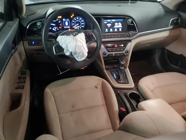5NPD84LF5JH261811 2018 HYUNDAI ELANTRA - Image 8
