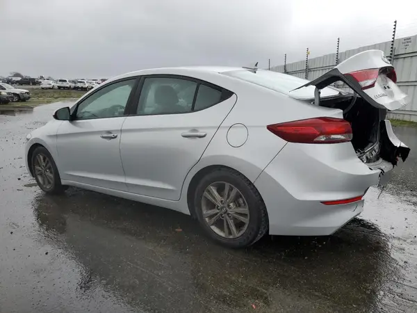 5NPD84LF5JH265809 2018 HYUNDAI ELANTRA - Image 2