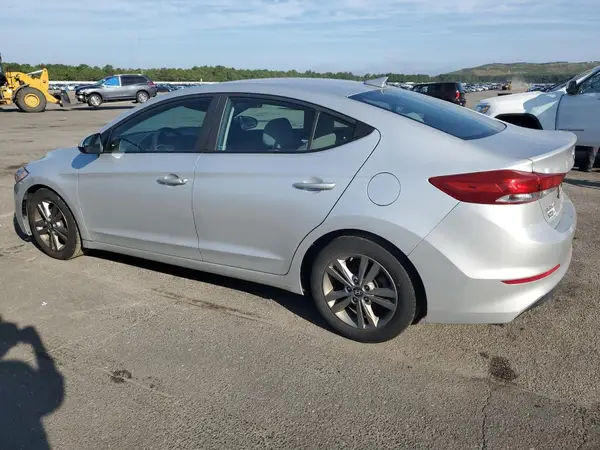 5NPD84LF5JH268435 2018 HYUNDAI ELANTRA - Image 2