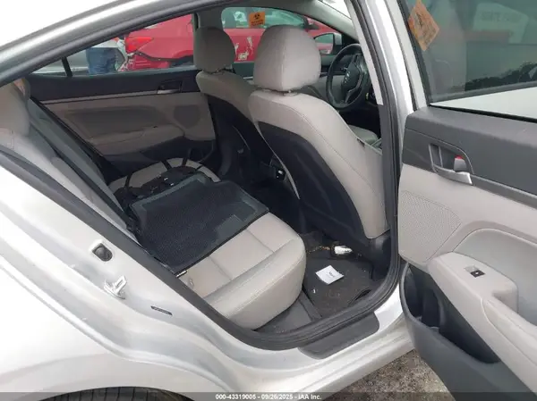 5NPD84LF5JH269441 2018 HYUNDAI ELANTRA - Image 8