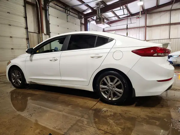5NPD84LF5JH269584 2018 HYUNDAI ELANTRA - Image 2