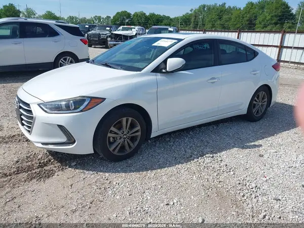 5NPD84LF5JH269665 2018 HYUNDAI ELANTRA - Image 2