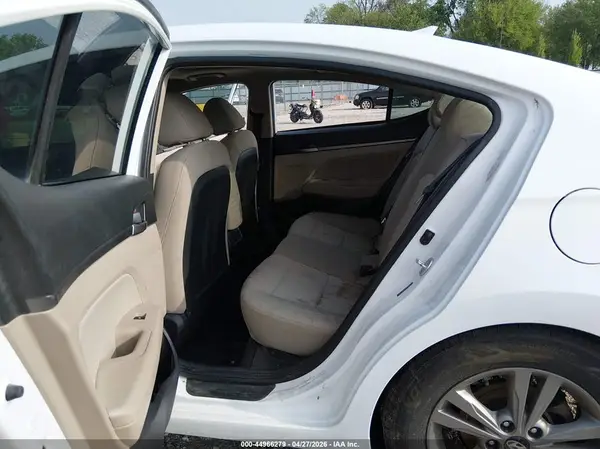 5NPD84LF5JH269665 2018 HYUNDAI ELANTRA - Image 8