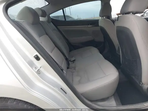 5NPD84LF5JH272372 2018 HYUNDAI ELANTRA - Image 8
