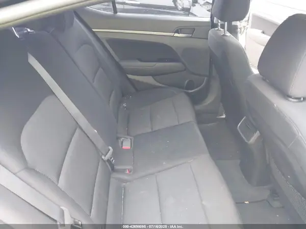 5NPD84LF5JH272565 2018 HYUNDAI ELANTRA - Image 8