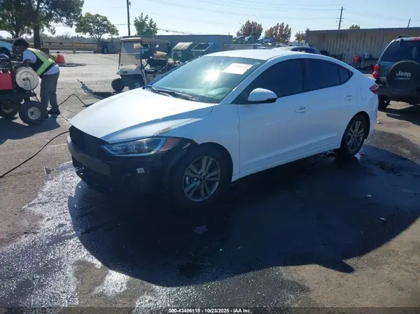 5NPD84LF5JH274784 2018 HYUNDAI ELANTRA - Image 2
