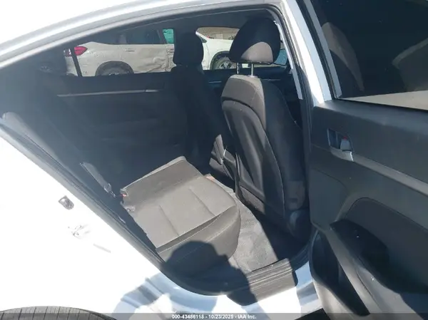 5NPD84LF5JH274784 2018 HYUNDAI ELANTRA - Image 8