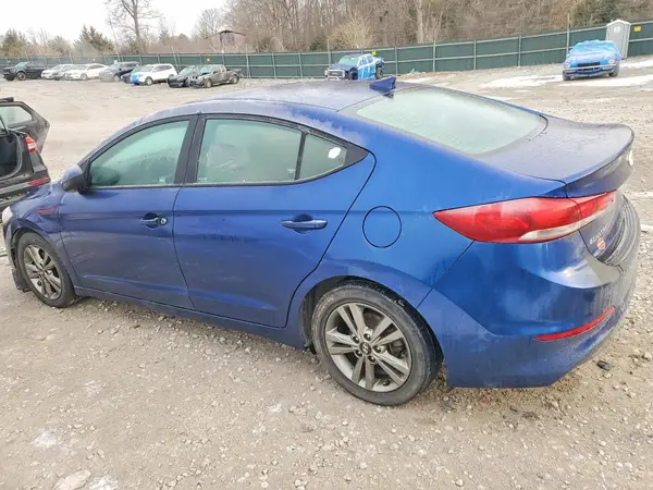 5NPD84LF5JH275918 2018 HYUNDAI ELANTRA - Image 2