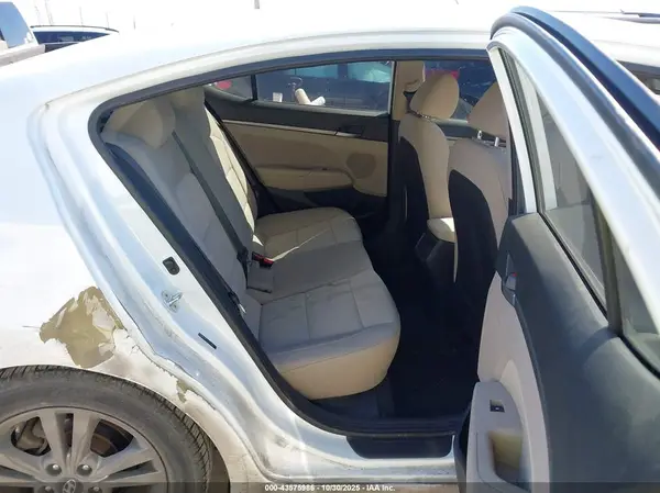5NPD84LF5JH276681 2018 HYUNDAI ELANTRA - Image 8