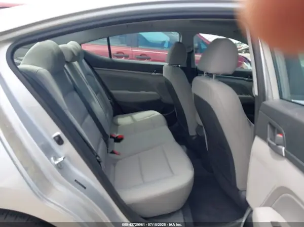 5NPD84LF5JH277720 2018 HYUNDAI ELANTRA - Image 8